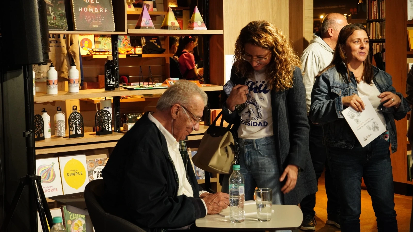Evento de apertura de la convocatoria del Premio León de Greiff (2)